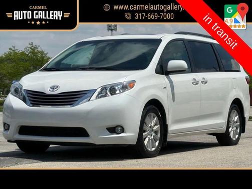 Blizzard Pearl 2017 Toyota Sienna XLE