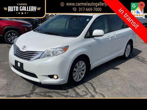 Blizzard Pearl 2017 Toyota Sienna XLE