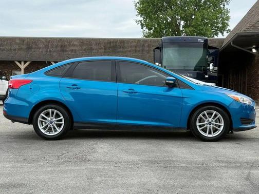 Blue Candy Metallic Tinted Clearcoat 2017 Ford Focus SE