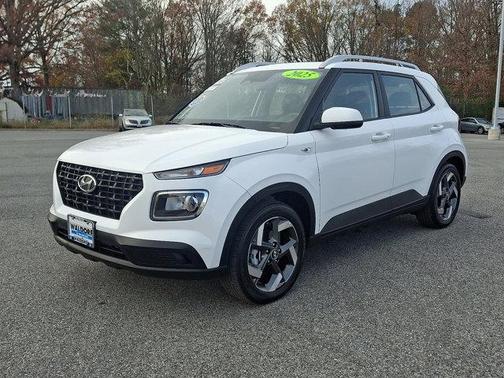 2025 Hyundai VENUE SEL