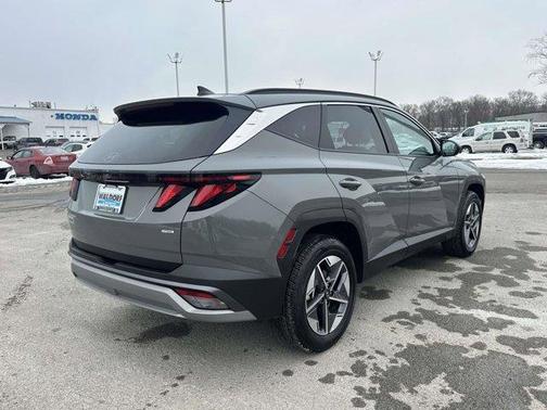 2025 Hyundai TUCSON SEL