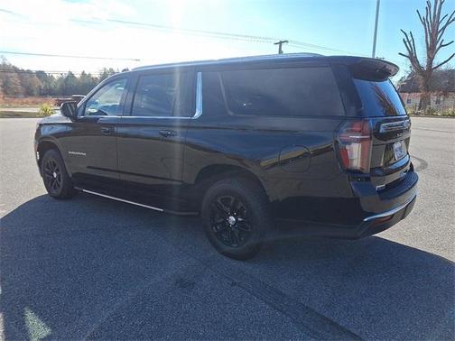 2023 Chevrolet Suburban LT