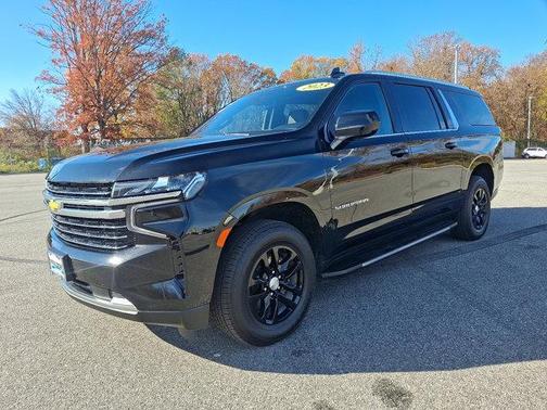 2023 Chevrolet Suburban LT