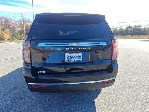 2023 Chevrolet Suburban LT