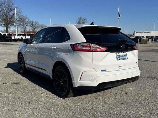 2022 Ford Edge SE
