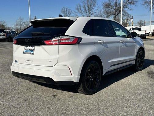 2022 Ford Edge SE