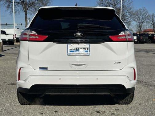 2022 Ford Edge SE