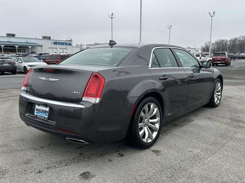 2019 Chrysler 300 Touring L