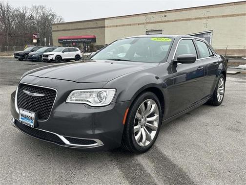 2019 Chrysler 300 Touring L