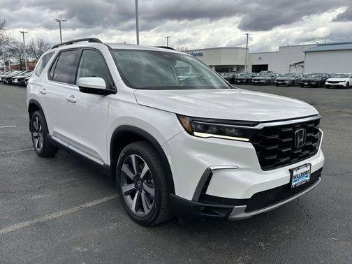 Platinum White Pearl 2023 Honda Pilot Touring