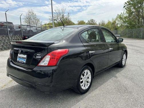 Black 2017 Nissan Versa 1.6 SV