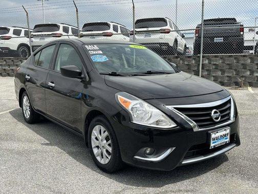 Black 2017 Nissan Versa 1.6 SV