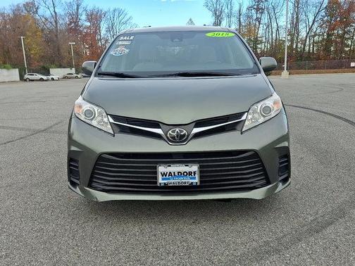 2018 Toyota Sienna LE