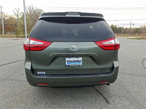 2018 Toyota Sienna LE