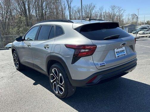 Sterling Gray Metallic 2025 Chevrolet Trax 2RS