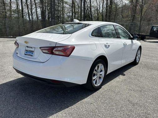 Summit White 2022 Chevrolet Malibu LT