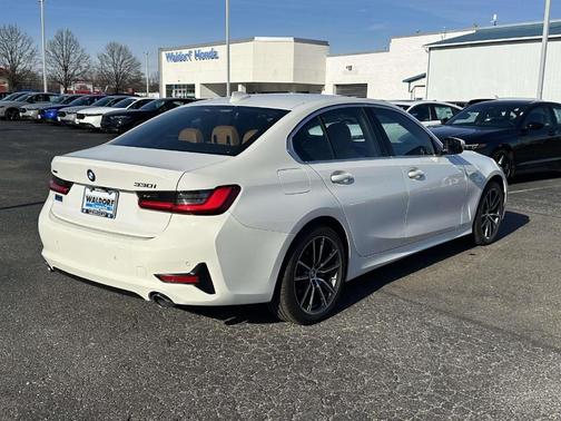 2021 BMW 330 i xDrive