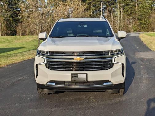 Summit White 2021 Chevrolet Suburban LT