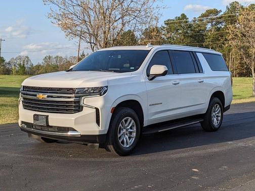 Summit White 2021 Chevrolet Suburban LT