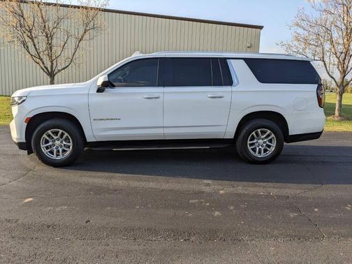 Summit White 2021 Chevrolet Suburban LT