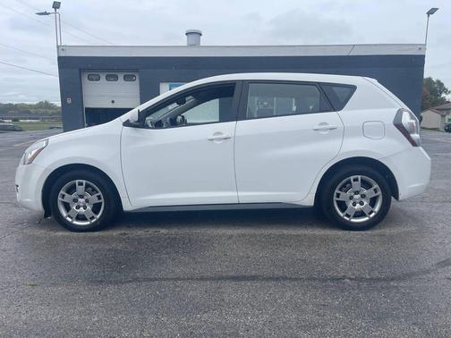 2009 Pontiac Vibe Base
