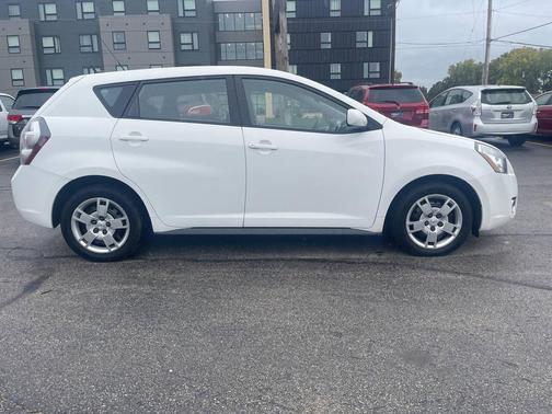 2009 Pontiac Vibe Base