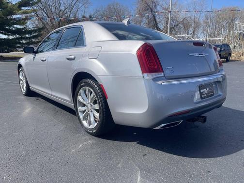 2015 Chrysler 300 Limited