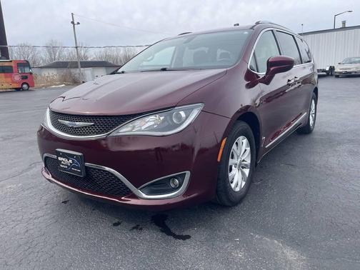2018 Chrysler Pacifica Touring-L