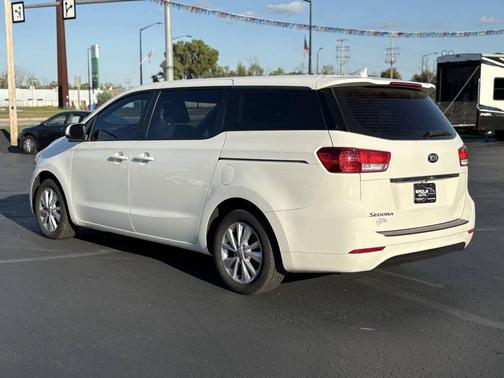 2016 Kia Sedona L