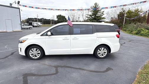 2016 Kia Sedona L