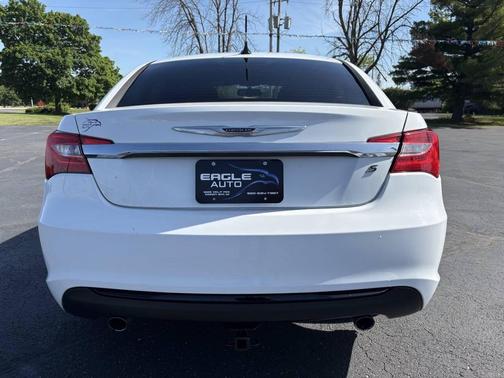 Bright White Clearcoat 2013 Chrysler 200 Limited