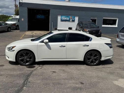 2014 Nissan Maxima SV