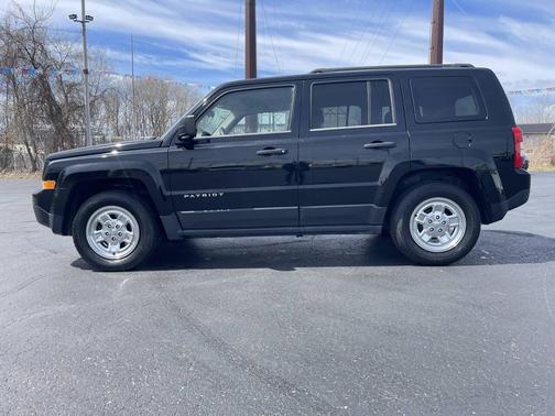 Black Clearcoat 2013 Jeep Patriot Sport