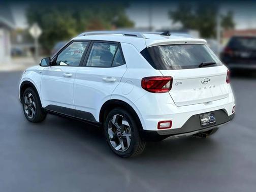 2021 Hyundai VENUE SEL