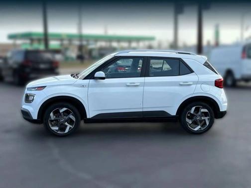 2021 Hyundai VENUE SEL