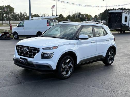 2021 Hyundai VENUE SEL