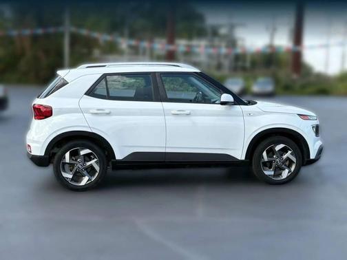 2021 Hyundai VENUE SEL