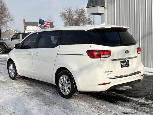 2016 Kia Sedona L