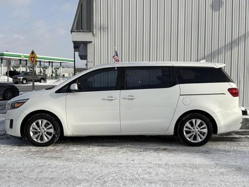 2016 Kia Sedona L
