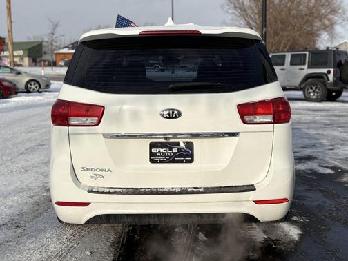 2016 Kia Sedona L