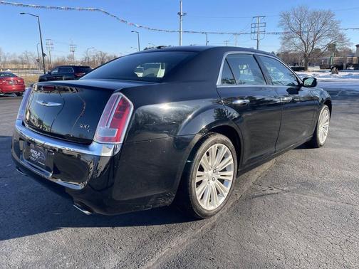 2011 Chrysler 300C Base