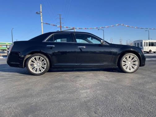 2011 Chrysler 300C Base