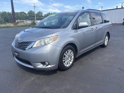 Shoreline Blue Pearl 2013 Toyota Sienna XLE