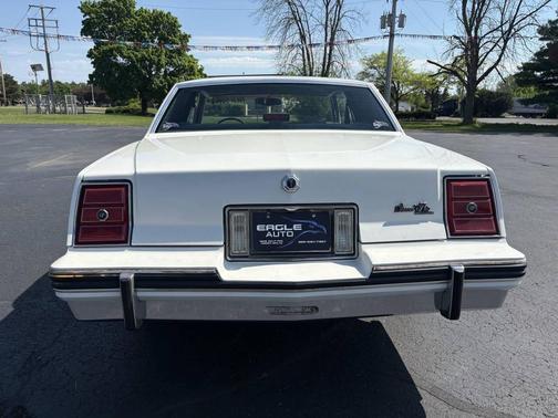 White 1986 Pontiac Grand Prix Brougham Hard Top