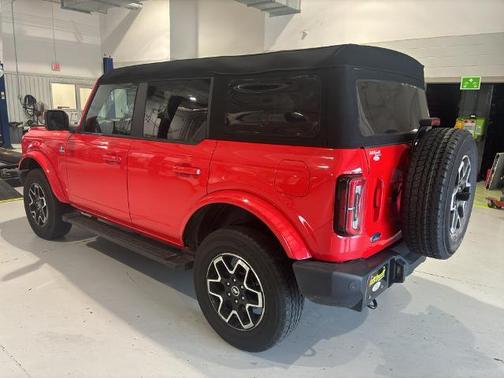 RACE RED 2023 Ford Bronco