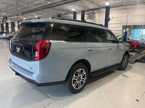 GLACIER GRAY METALLIC TC 2025 Ford Expedition ACTIVE