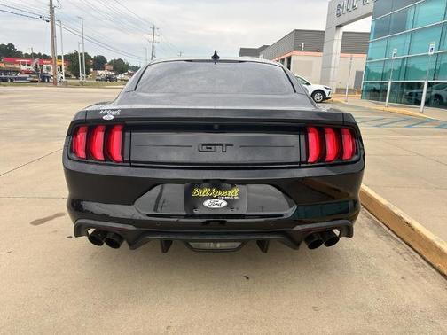 2020 Ford Mustang 