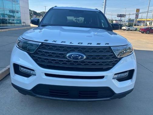 STAR WHITE MET TRI-COAT 2023 Ford Explorer XLT
