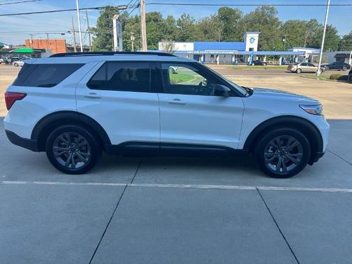 STAR WHITE MET TRI-COAT 2023 Ford Explorer XLT