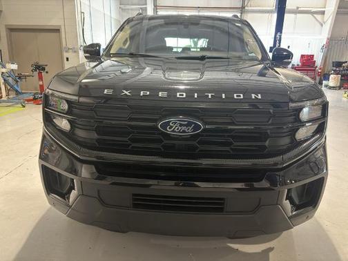 AGATE BLACK METALLIC 2025 Ford Expedition ACTIVE